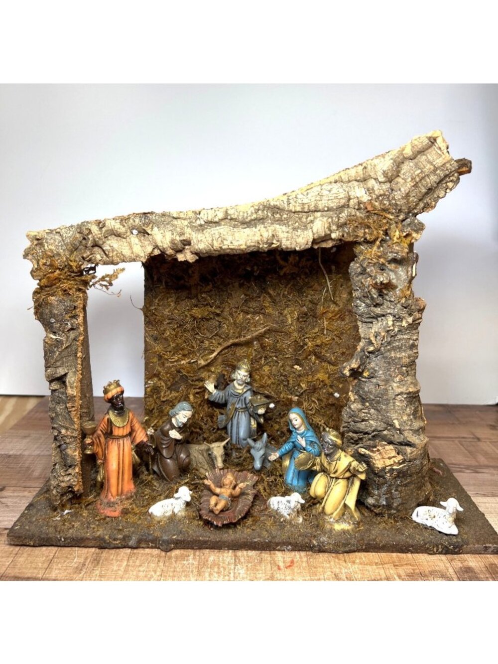 Handcrafted Rustic Nativity Scene Detailed Figurines Stable 14'' W X 12'' Tall